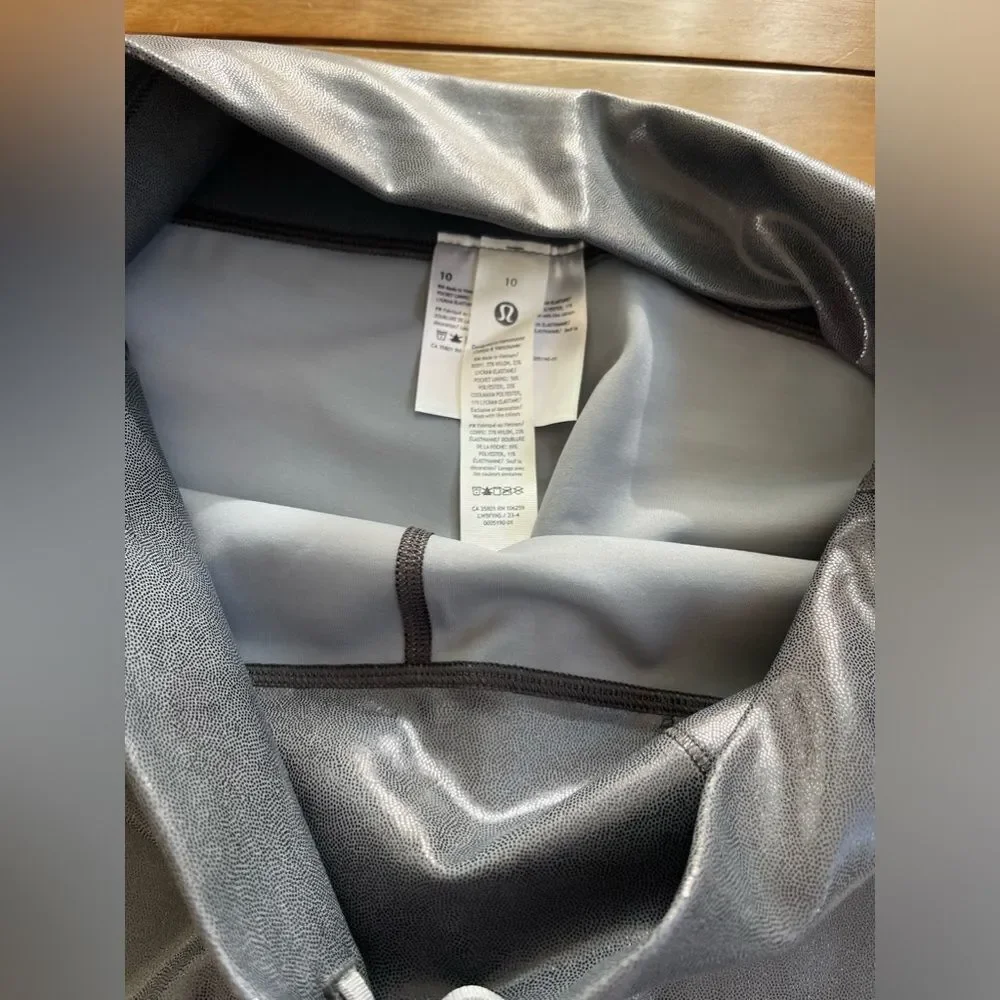 LuLuLemon Women's Wunder Train Foil High-Waisted Leggings; Size 10